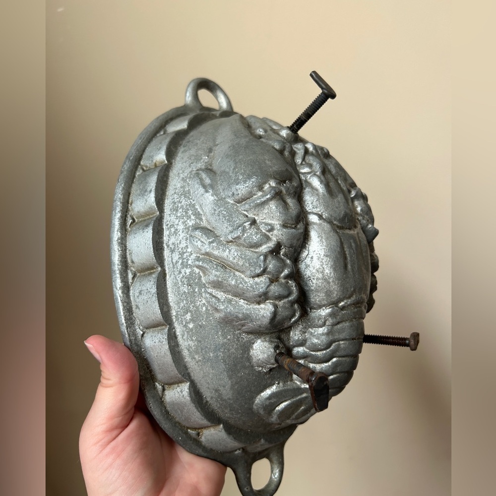 Large Cast Iron Cake Pan Mold - Lobster - early 20th century, ca. 1900/1920